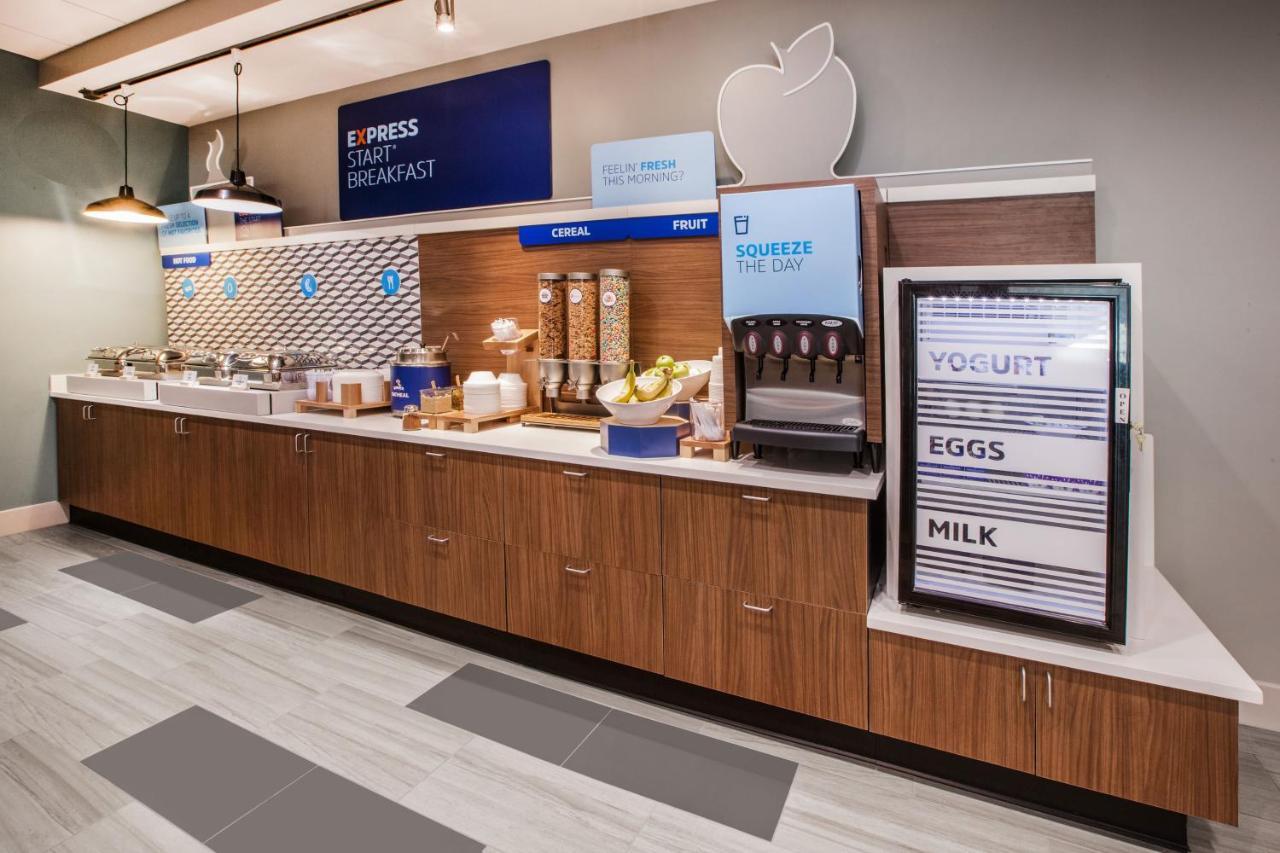 Holiday Inn Express Houston-Alvin By Ihg Buitenkant foto