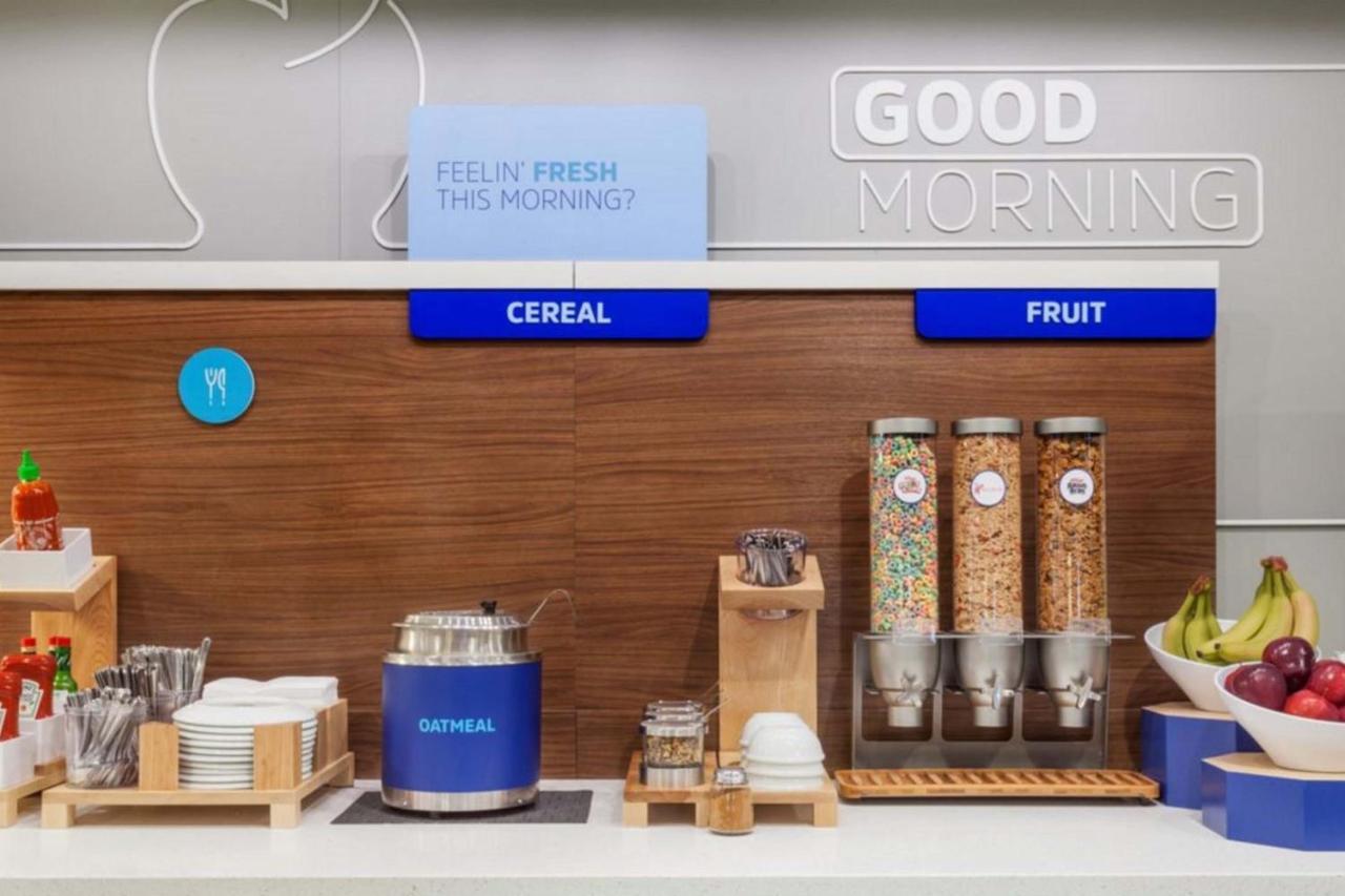 Holiday Inn Express Houston-Alvin By Ihg Buitenkant foto