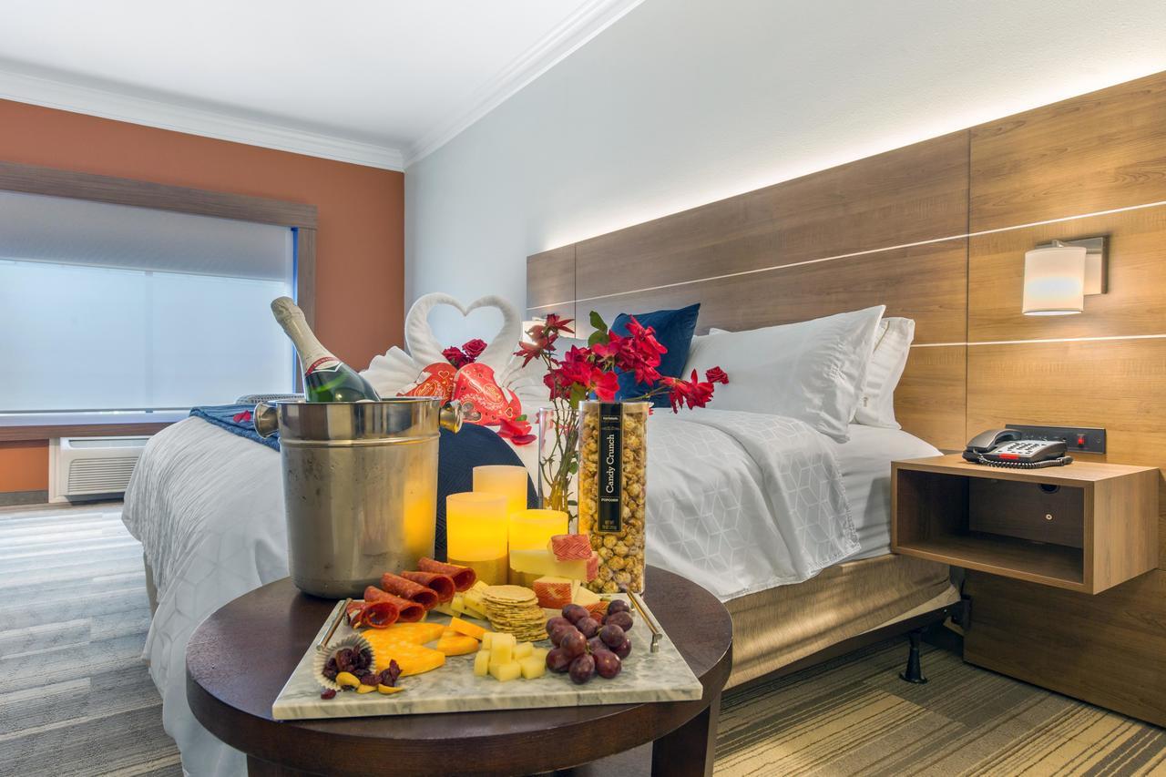 Holiday Inn Express Houston-Alvin By Ihg Buitenkant foto